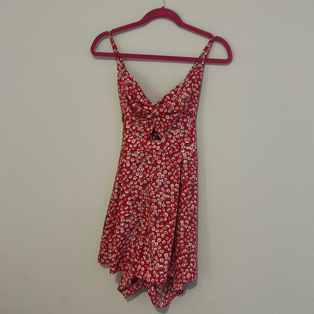 SHEIN Floral Tie Back Keyhole Romper